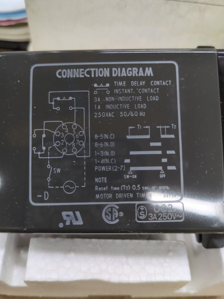 OMRON STP-MND-AB-UA 120 VOLT 30 SECOND SYNCRONOUS MOTOR TIMER NOS