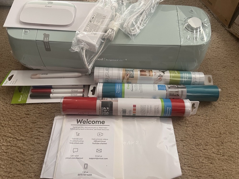 Cricut Explore Air 2 Electronic Die Cutting Machine Bundle