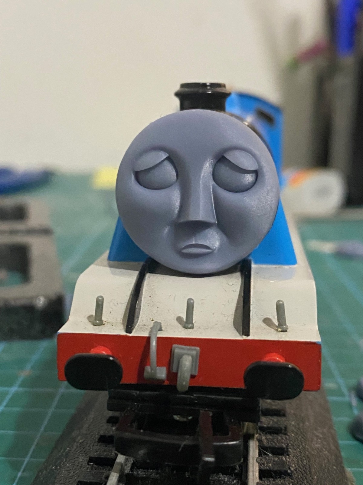 Custom HO/OO Bachmann Gordon Magnetic Faces Set of 6