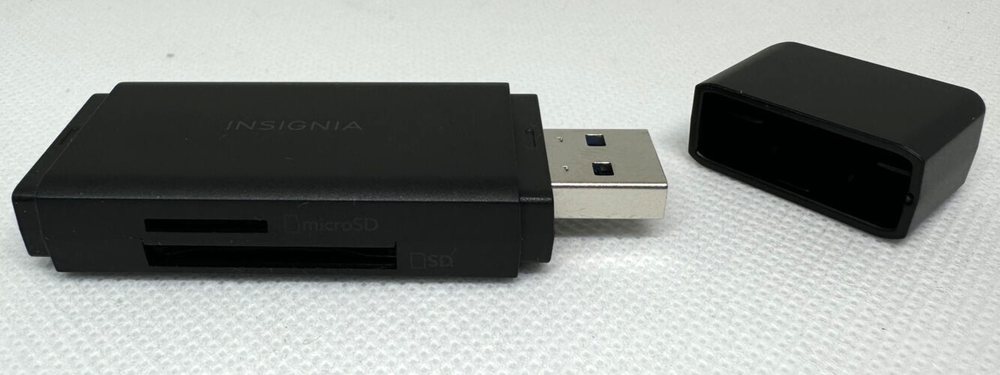 Insignia USB 3.2 SD and microSD Memory Card Reader - Black - NS-CRSA1