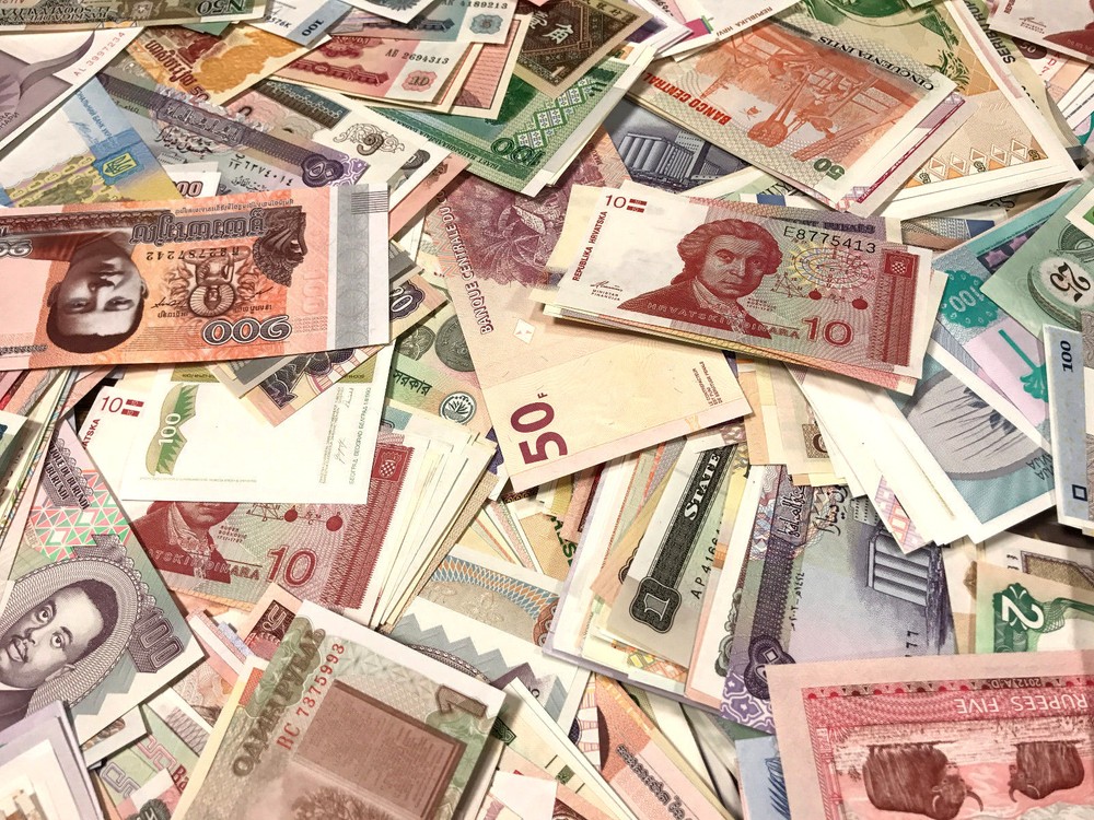 ***TREASURE HUNT!*** 25 DIFFERENT FOREIGN COINS + 7 DIFFERENT BANKNOTES! -