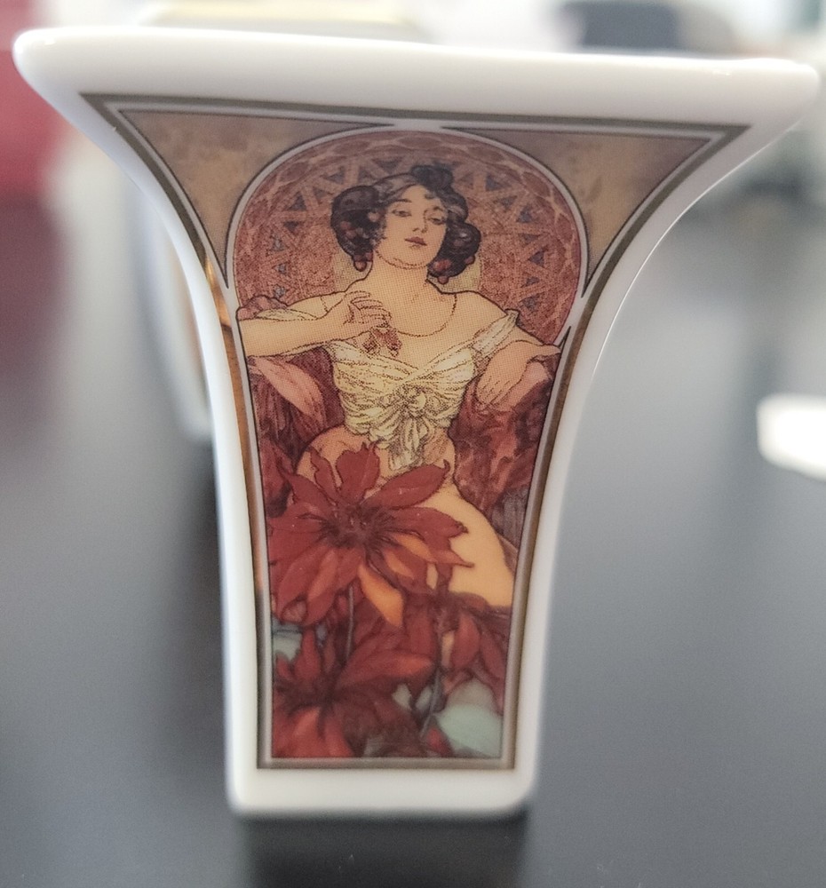 Goebel Mini Vases 4 W/ Two Mini Plates
