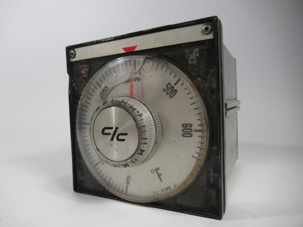 CIC AV-50PN-E Type J Analog Temperature Control 0-650F SHELF WEAR USED