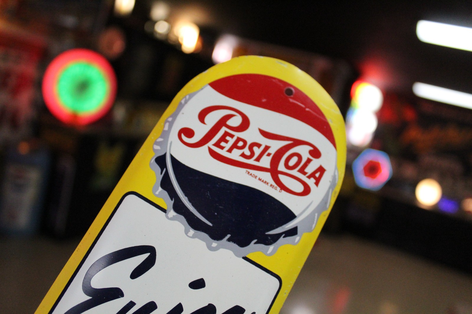 SCARCE 1954 ENJOY A PEPSI COLA STAMPED PAINTED METAL DOOR SIGN SODA BOTTLE CAP