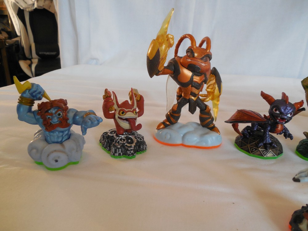 Skylander playstation 3 figures 10pc