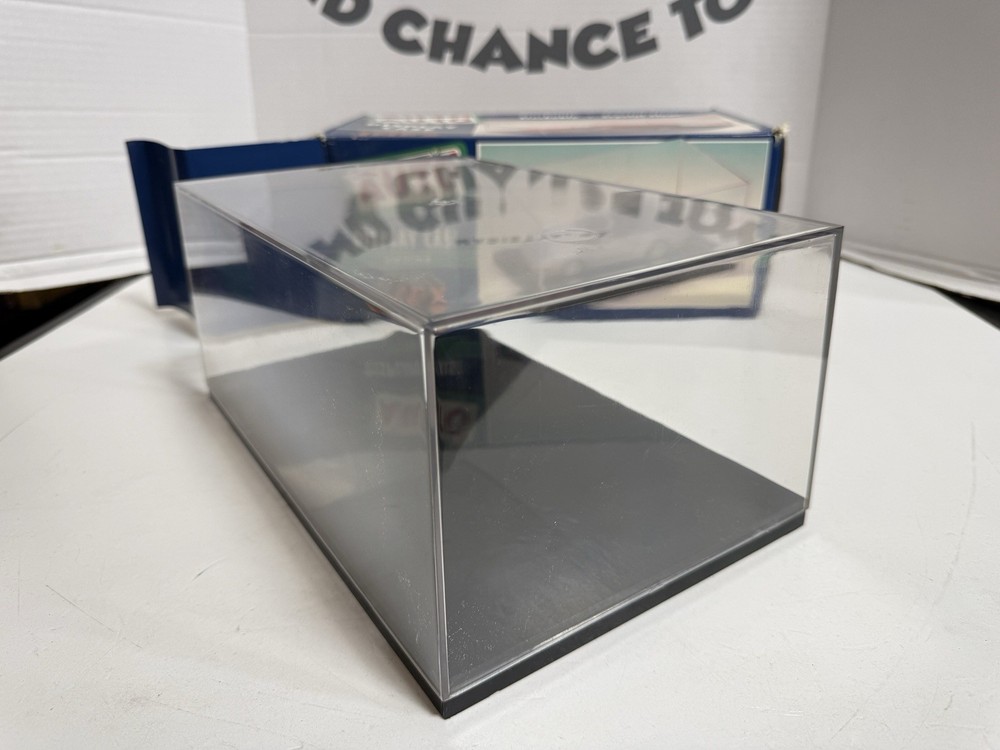 Model Maker Custom Case 1/18