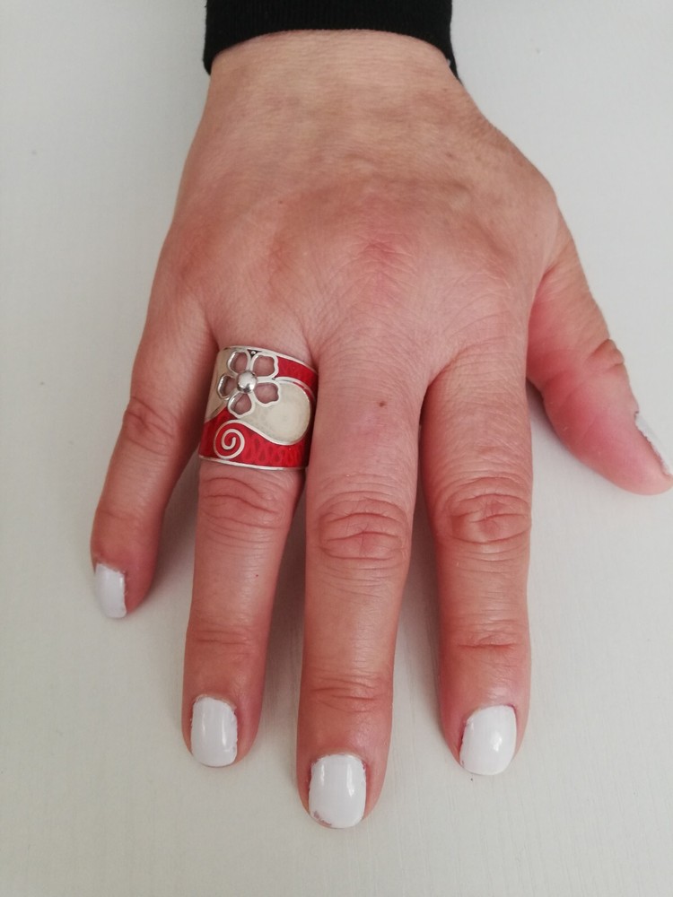 .925 Solid Silver Cocktail Party Ring New.