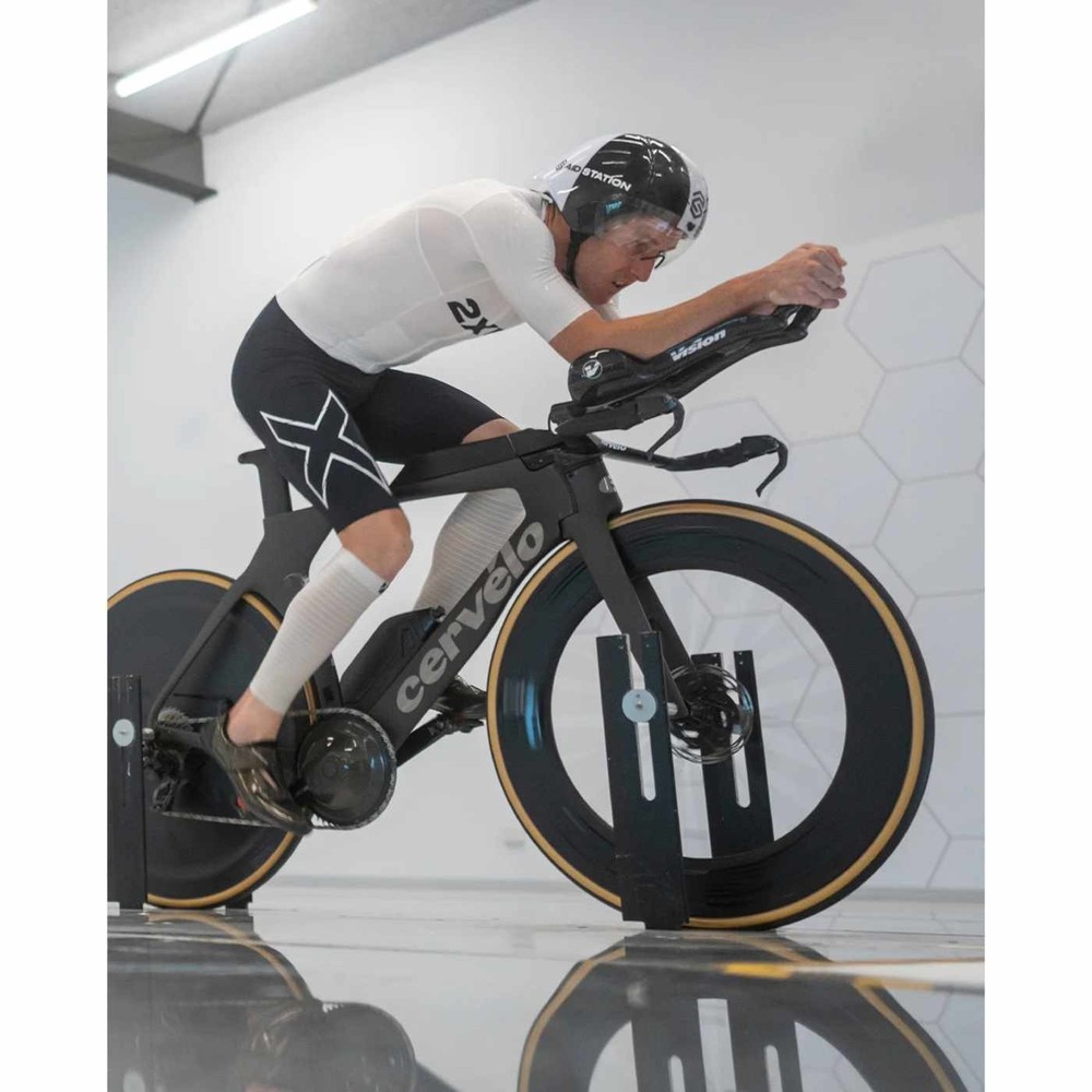2XU Men's Light Speed React Sleeved Tri Suit - 2026