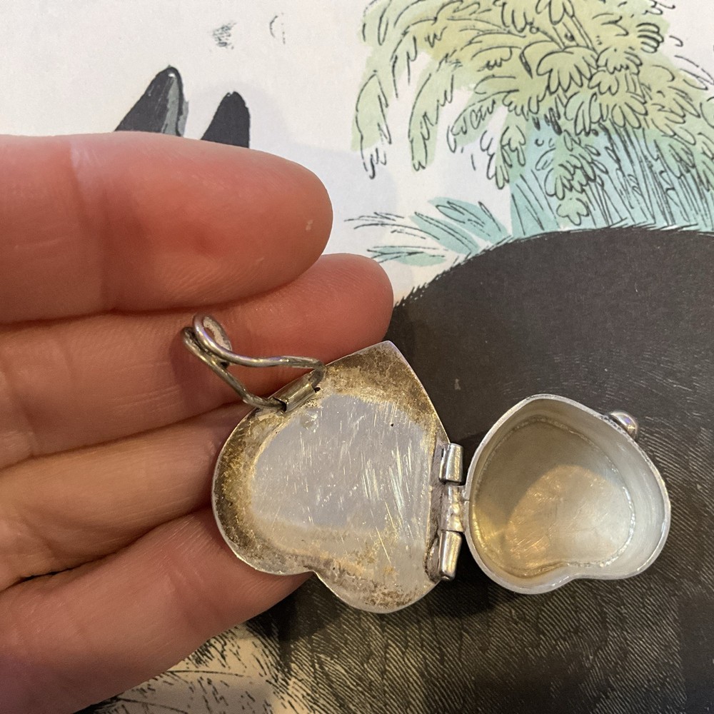 Sterling Silver Heart Pill Box / Snuff Box