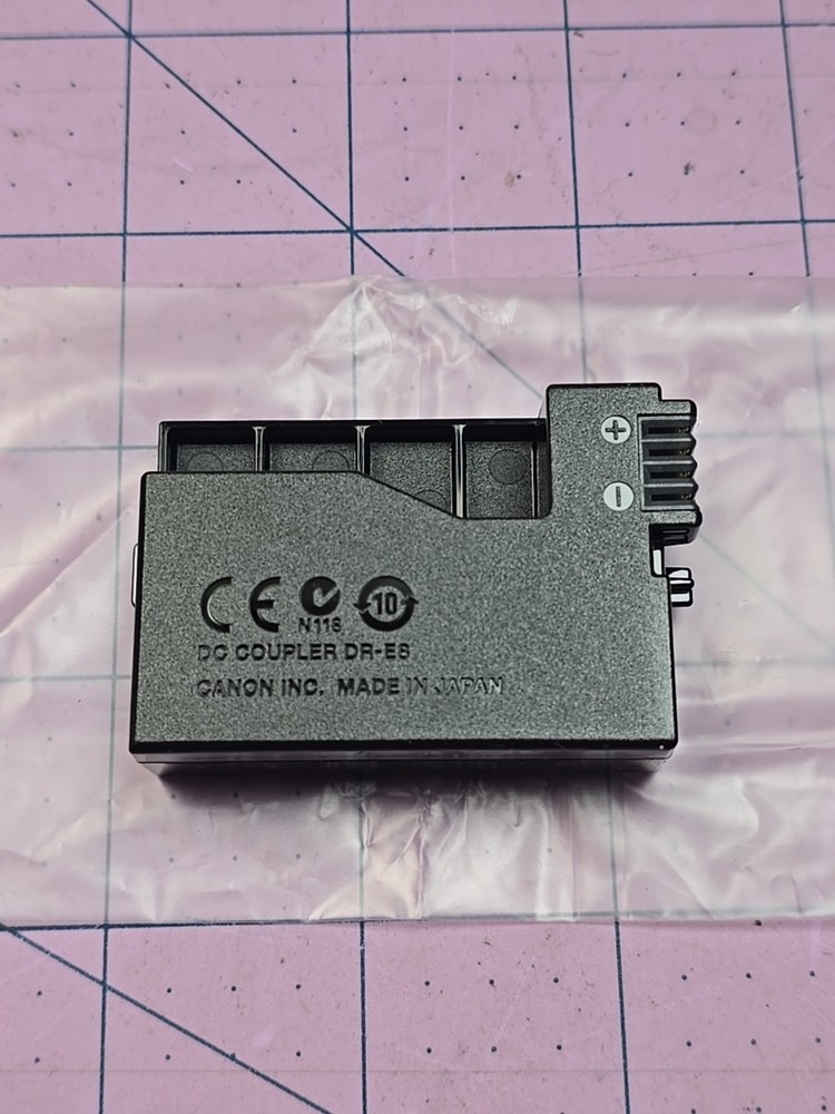 NOS Canon DC coupler DR-E8 SLR EOS Rebel T2i EOS 550D EOS Kiss X4 Digital Camera