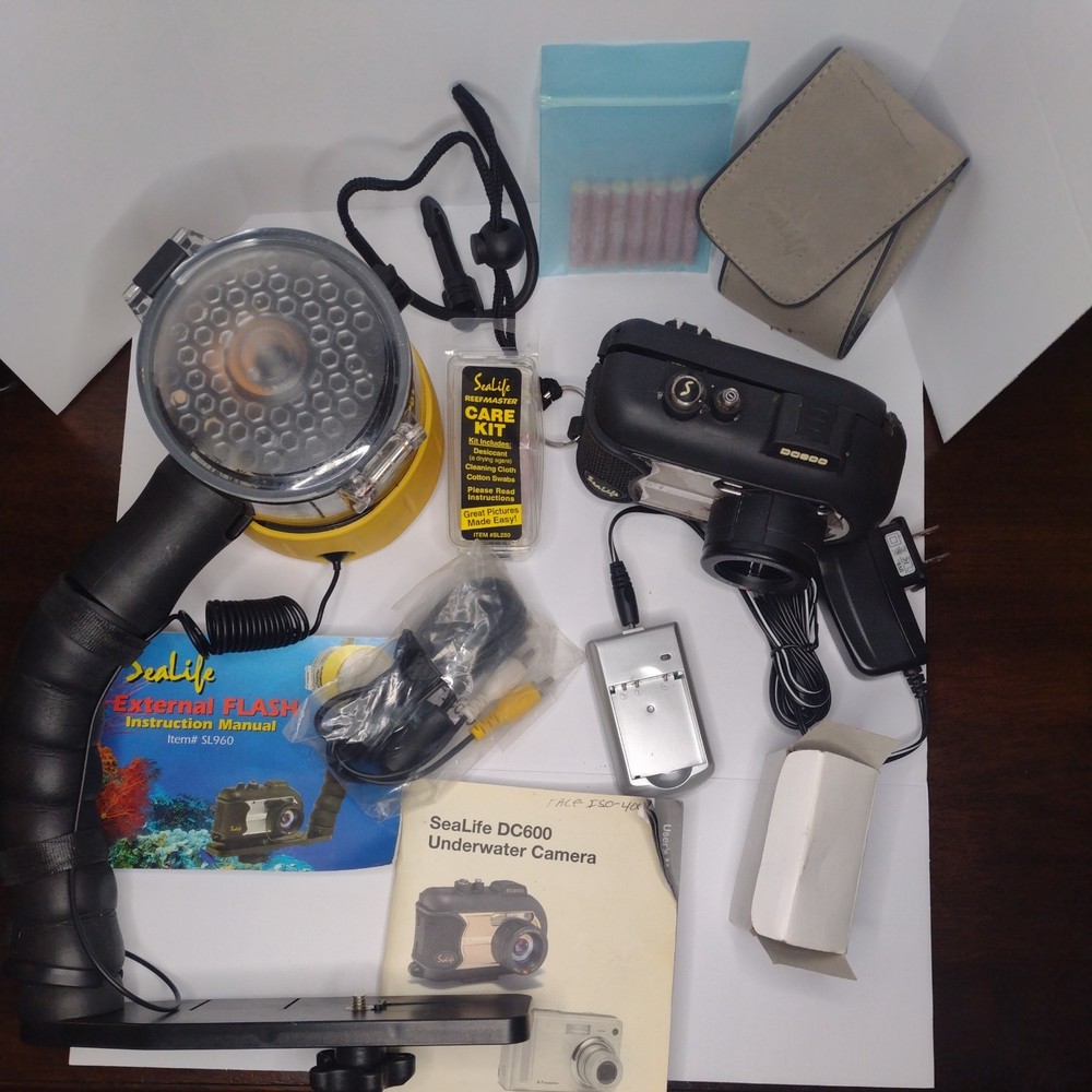 Sealife Camera DC600 Underwater Digital Camera W/ Case Tested Works