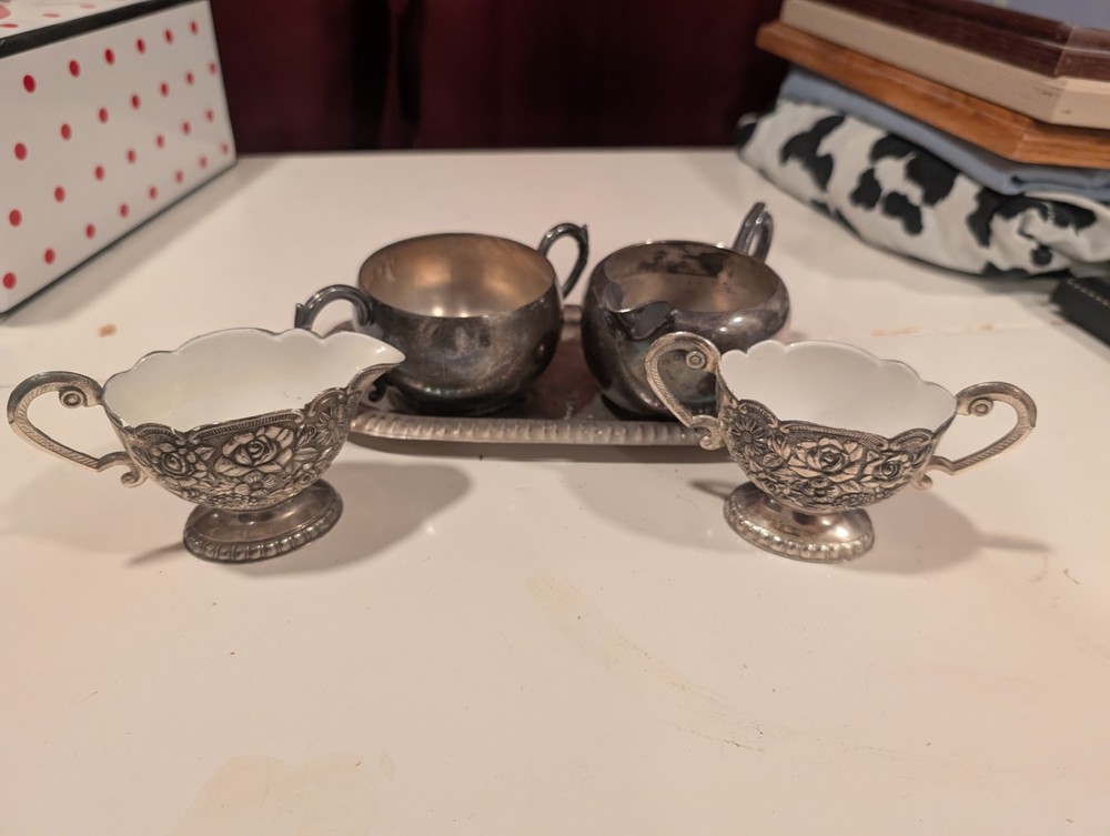 Rogers Silver & International Silver Co. Silverplate Creamer & Sugar Bowl Set