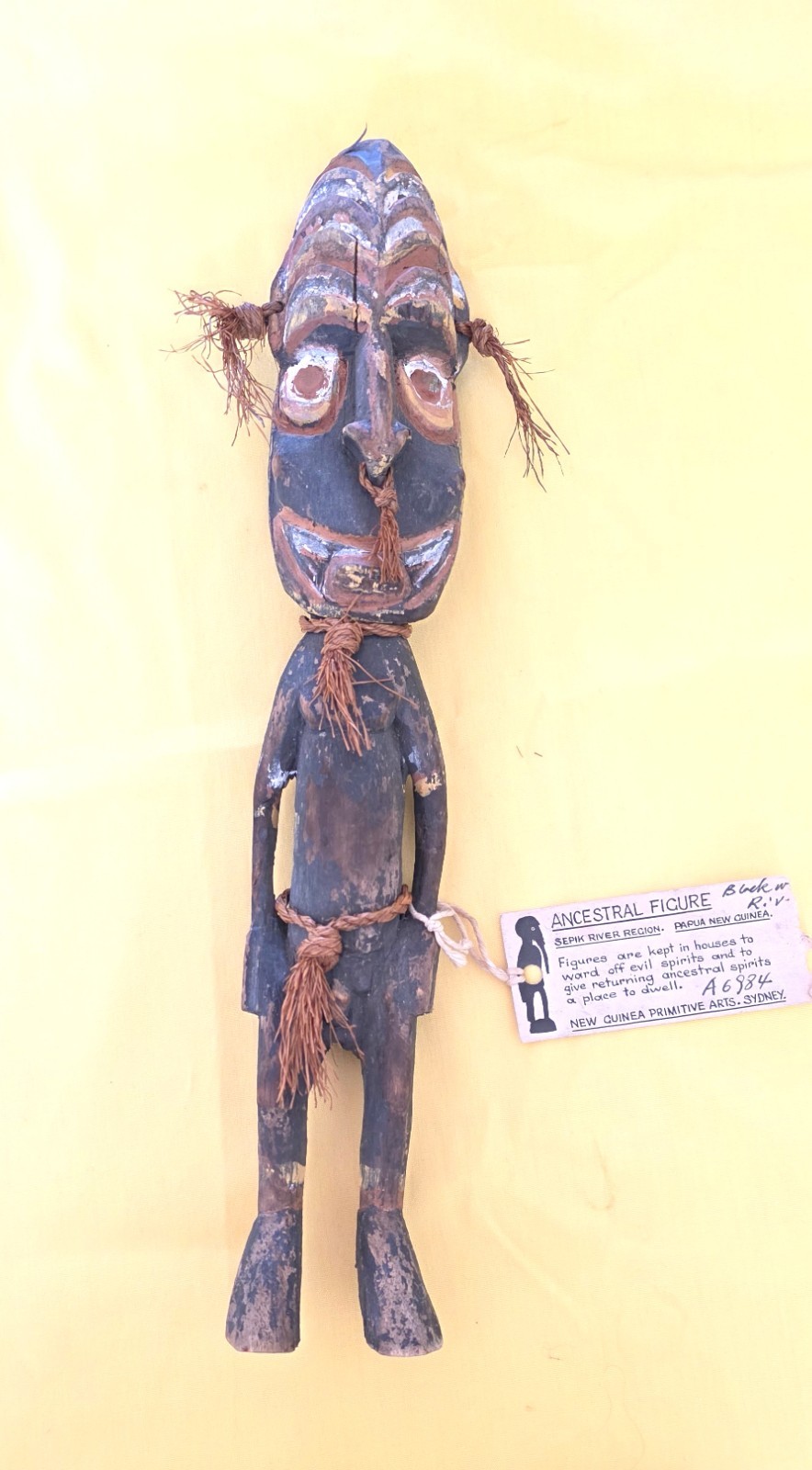 SMALL PAPUA NEW GUINEA ANCESTRAL FIGURE - SEPIK RIVER REGION PRIMITIVE ART