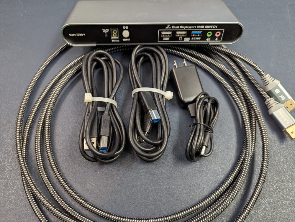 DisplayPort KVM Switch USB-3 2x2 (2 Computers 2 DP per Computer) 3 USB ports