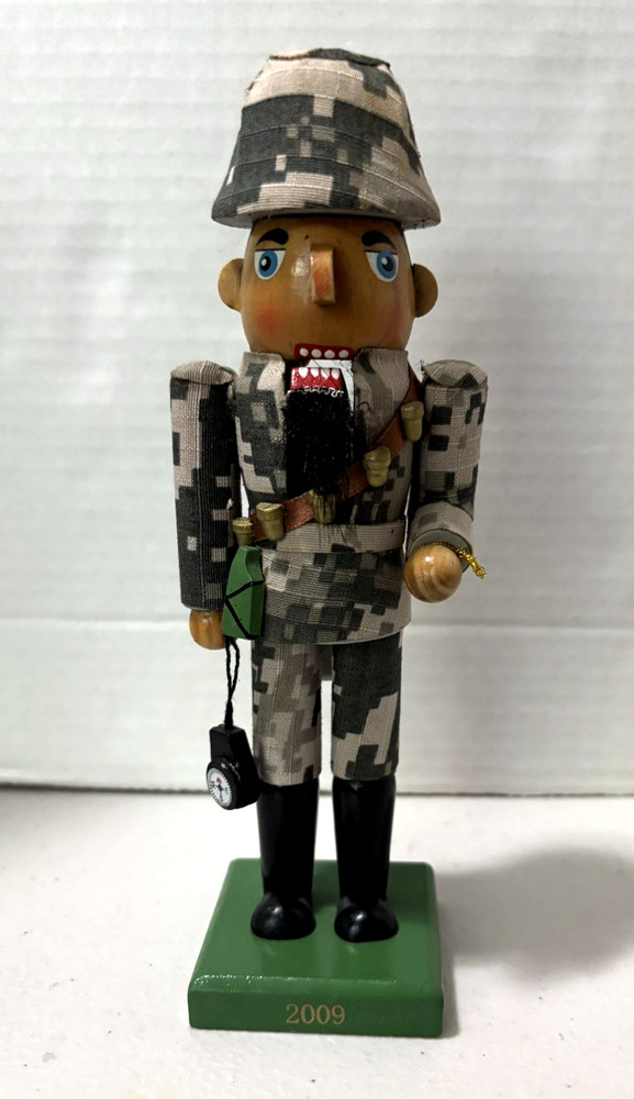 2009 Soldier Nutcracker 8” Camo Compass Limited Edition 1685/16916
