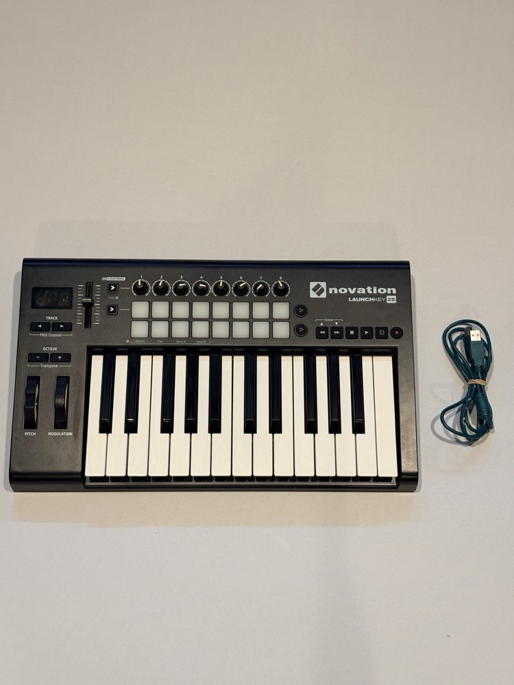 Novation Launchkey 25 - Used