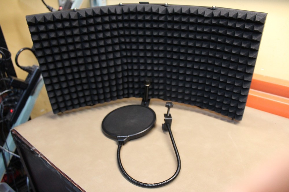 aokeo microphone isolation shield W/Pop Filter *USED*