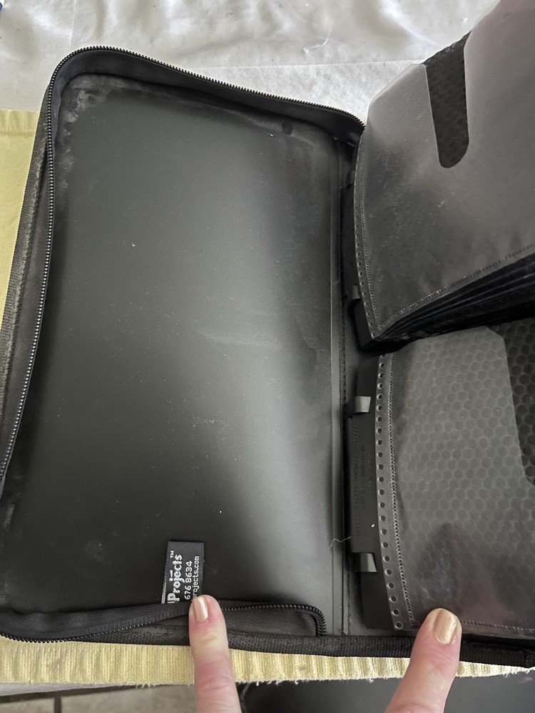 CDProjects CD Carrying. Case, Zippered, 68 CD Capacity