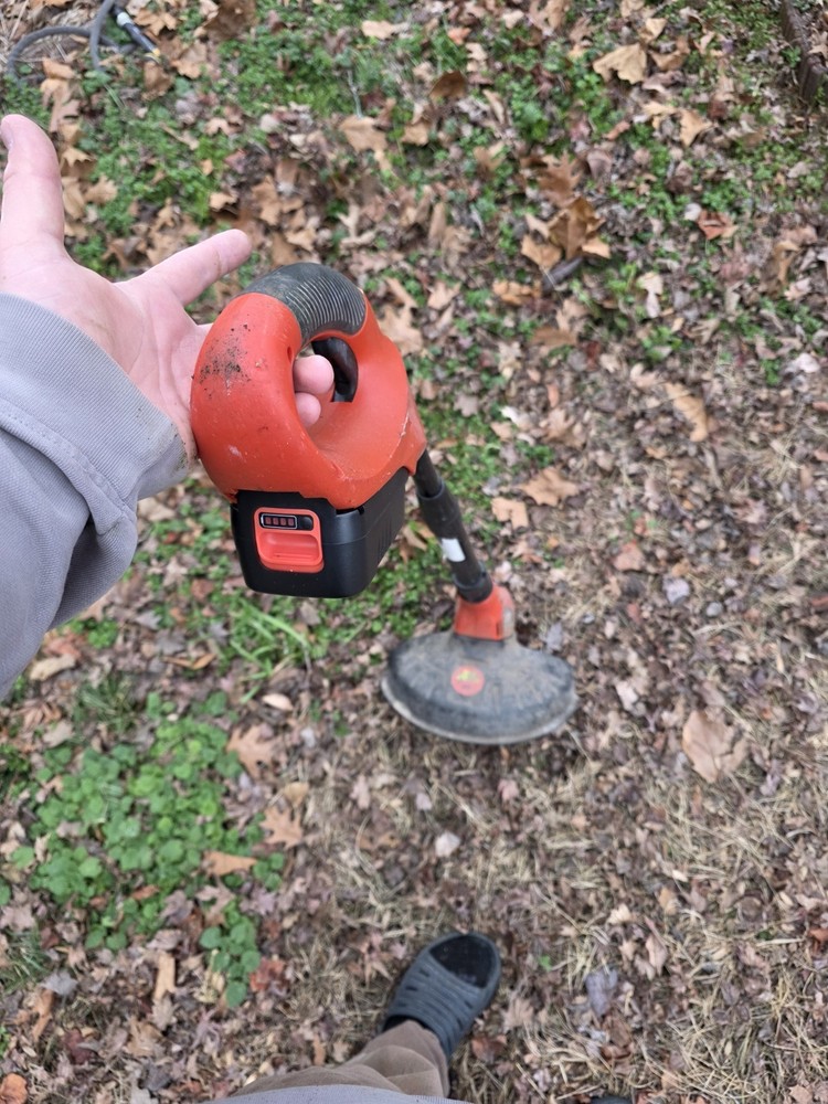 BLACK & DECKER 18V Grasshog 12” String Trimmer NST2018 18V Bare Tool