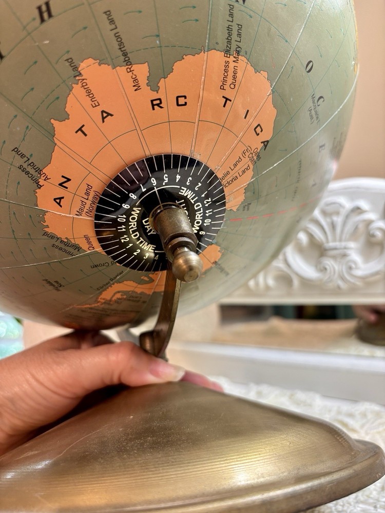 Vintage Philips Challenge Globe 1960’s