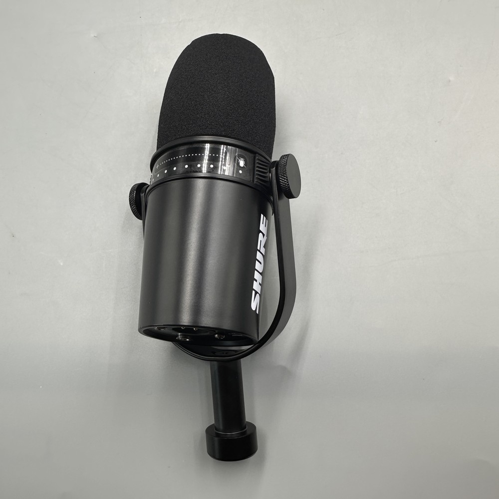 MV7 Dynamic Vocal Microphone Cardioid Form Factor USB/XLR Compatible US