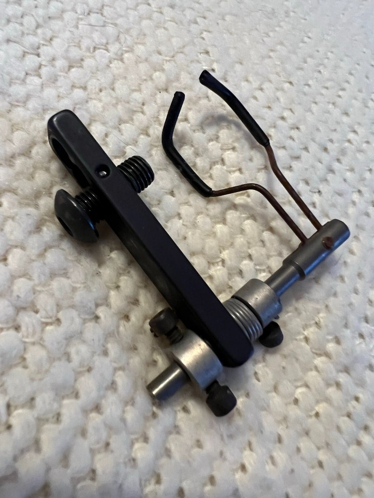 Dual Prong Wire Flipper Rest