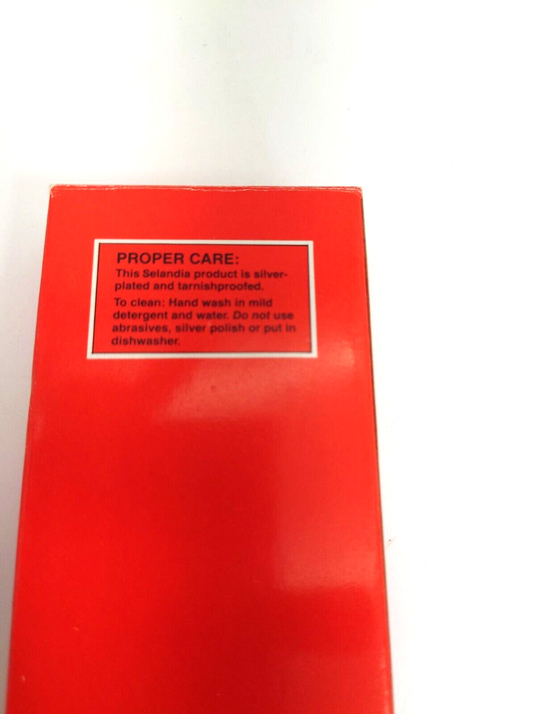 SELANDIA SILVERPLATED PLACE CARD HOLDERS - SET OF (4) - GRAPE & LEAF DESIGN 1983