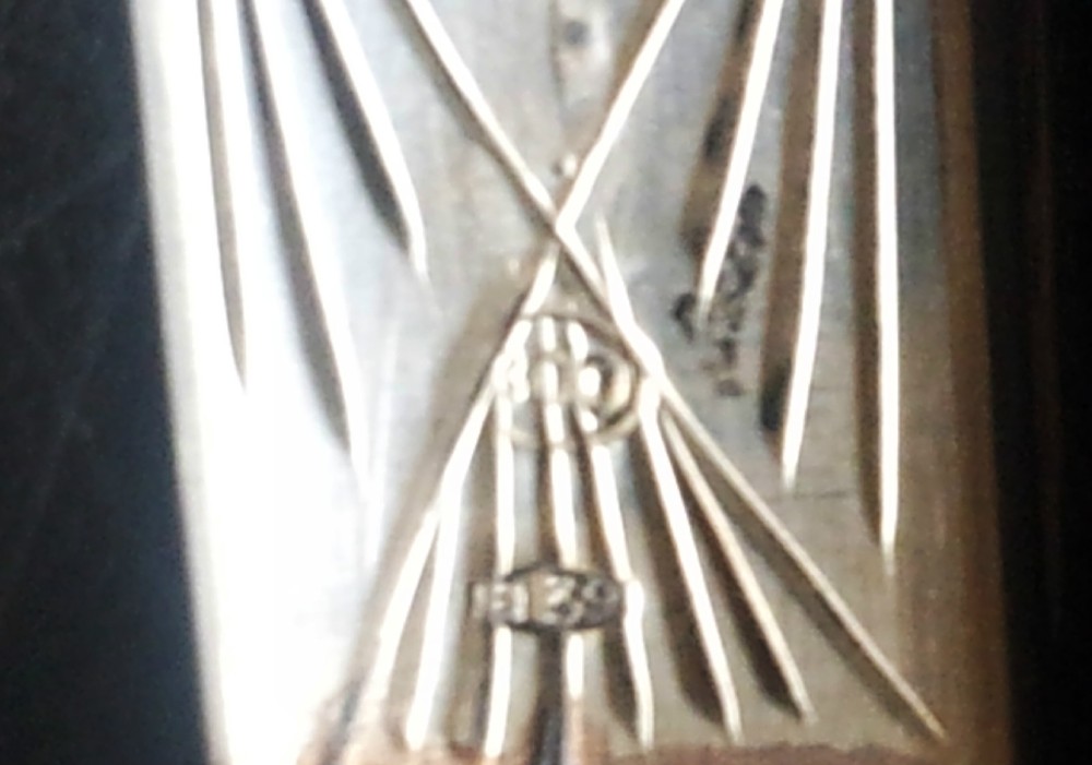 BEAUTIFUL ANTIQUE SILVER CIGARETTE LIGHTER