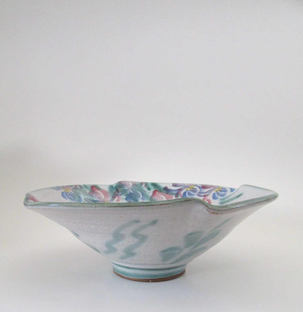 Nausika Richardson Studio ArtPottery Dixon New Mexico 1942-2011 Floral Iris Bowl