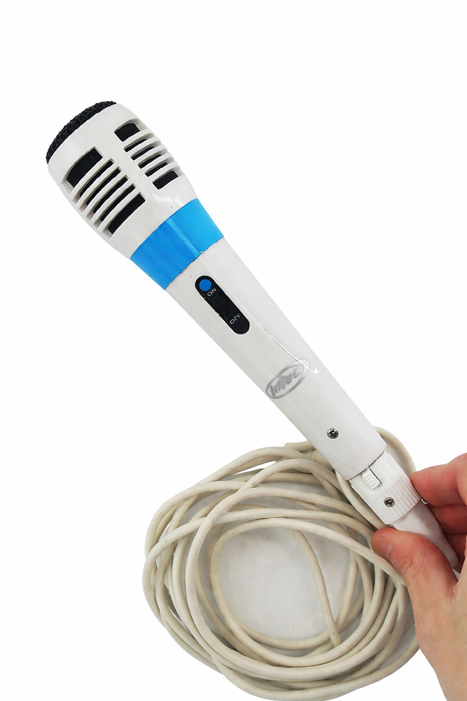 Wired Karaoke Microphone – 1/4" Jack – On/Off Switch – White