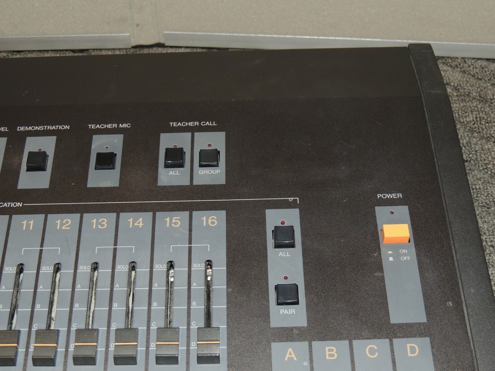 Yamaha MLC-16 Music Laboratories System Teaching Communication
