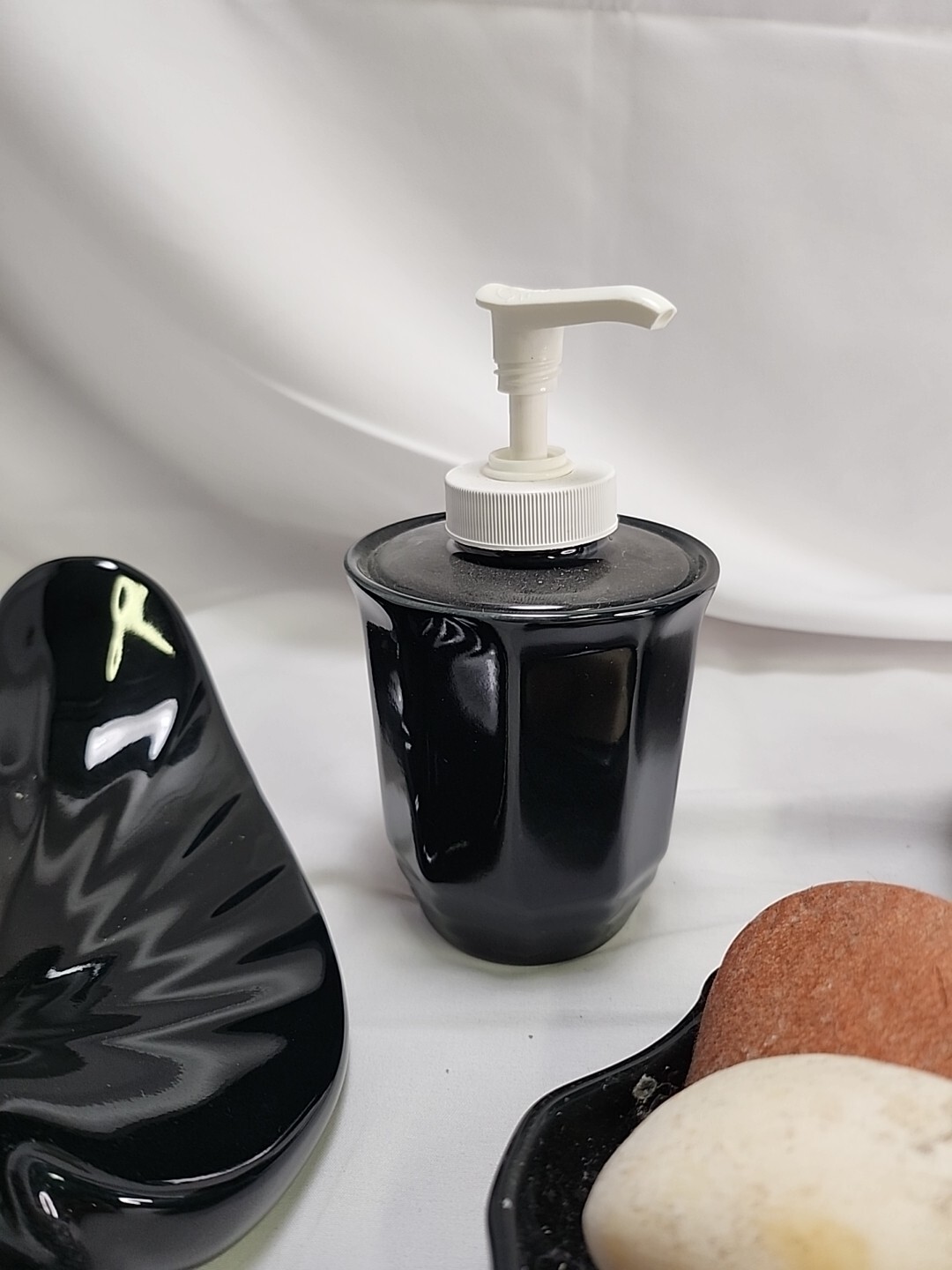 1980's Pfaltzgraff Swan Towel Holder Seashell Toothpaste Hand soap Bathroom Set