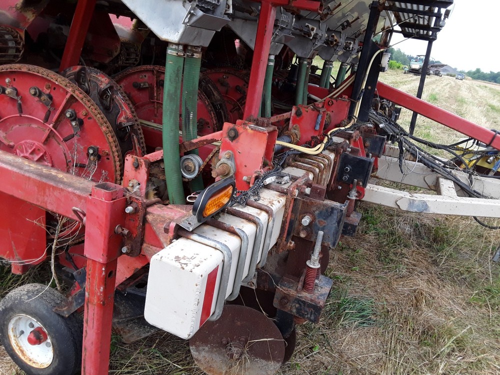 Harriston 6 Row Potato Pick Planter (34 inch rows)