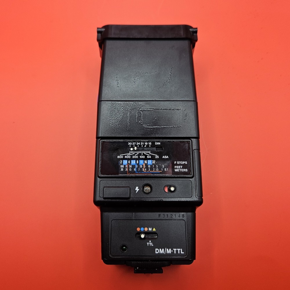 Vivitar Auto Thyristor 3700 Camera Flash Attachment - Very Nice With Case