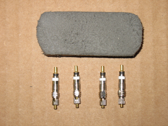 New Replacement Presta Valve Cores - 4 Pack with Storage Holder