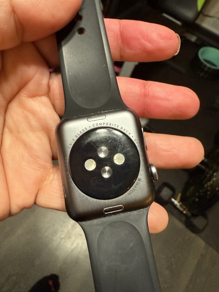 Apple Watch Series 3 Locked