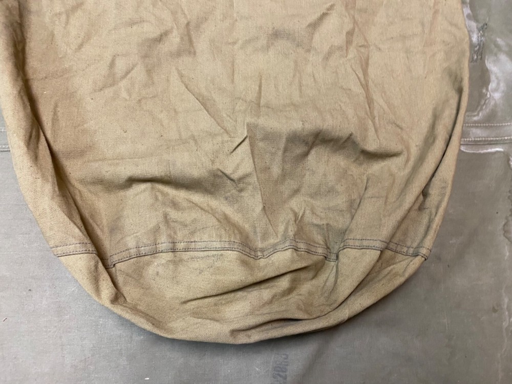 ORIGINAL WWII US ARMY INFANTRY BARRACKS LAUNDRY CARRY BAG- KHAKI, TAGGED 1942