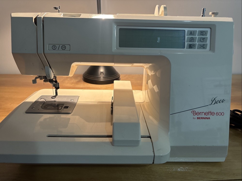 Bernina Bernette Deco 600 Digital Embroidery Sewing Machine