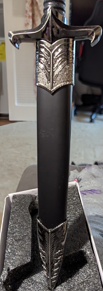 Wolf Head Dagger