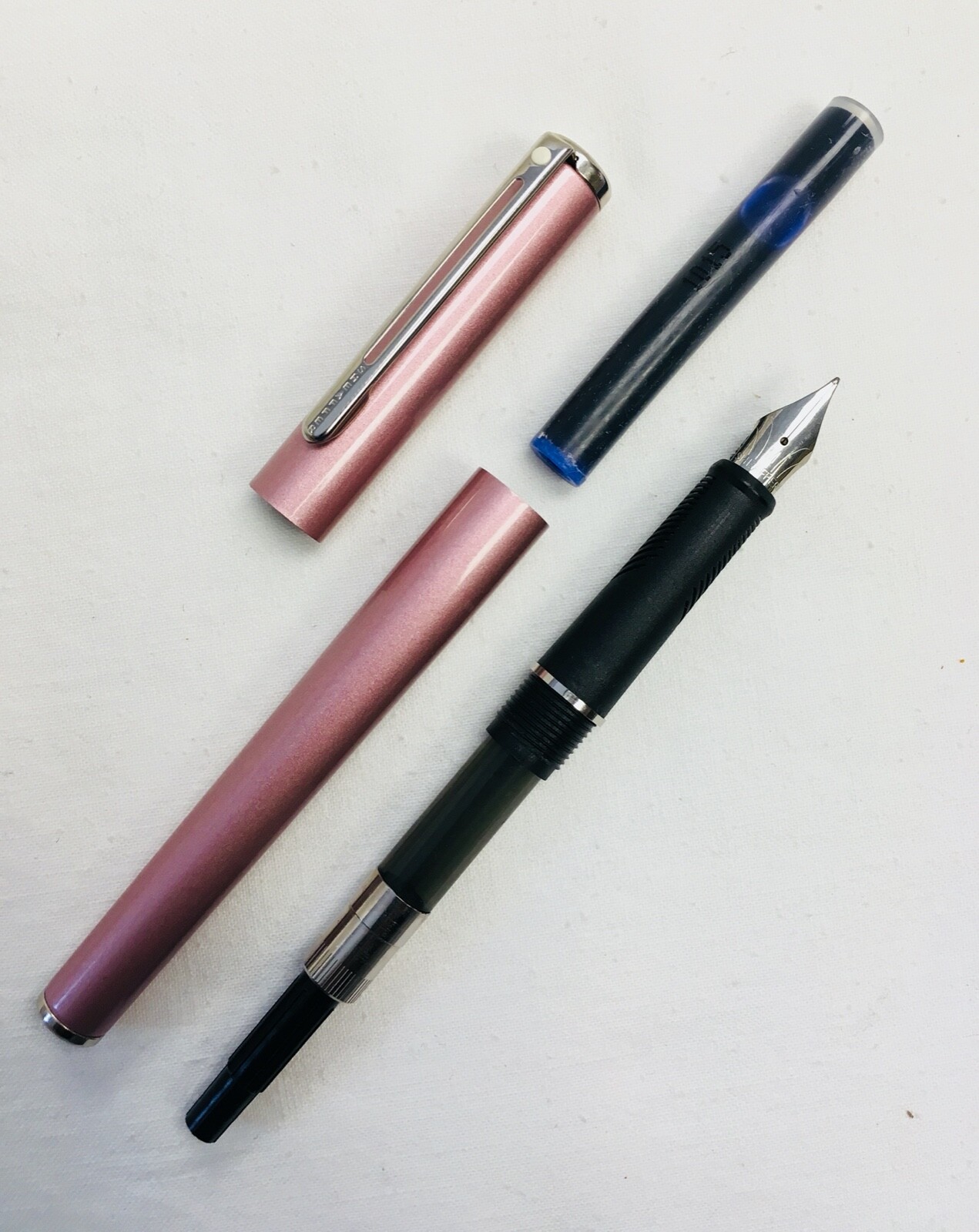 Sheaffer Agio Pink "M" Nib Fountain Pen -- DAMAGED BOX