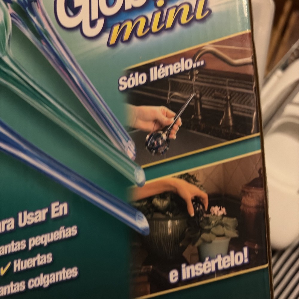 NEW IN THE BOX AQUA GLOBES 2 PACK