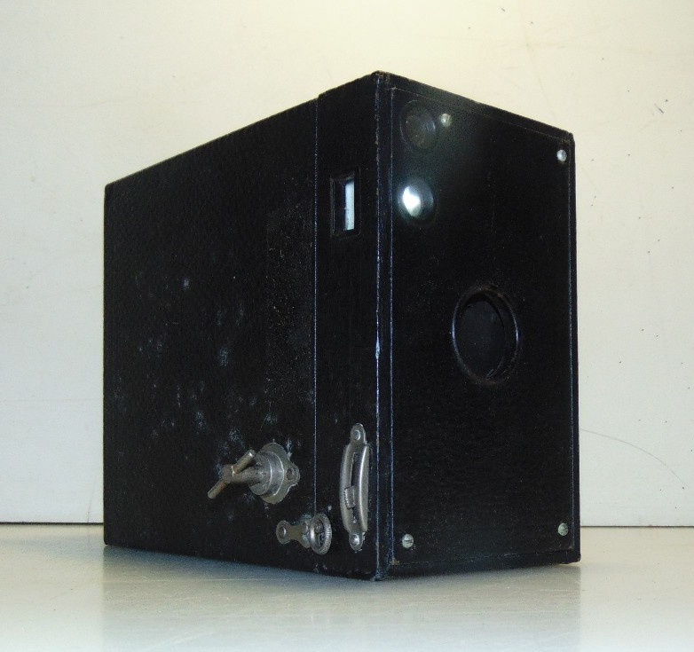 Vintage KODAK BROWNIE No. 2a Box Camera