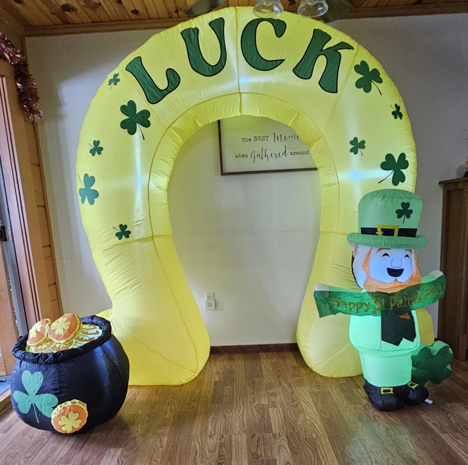 St Patricks Day Leprechaun Horseshoe Arch Gold Pot Airblown Inflatable Blow Up