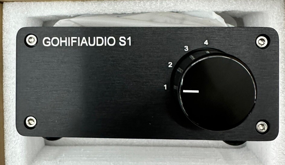 SOLUPEAK 4 to 1 RCA audio switch Stereo Signal Source Switcher Passive selector