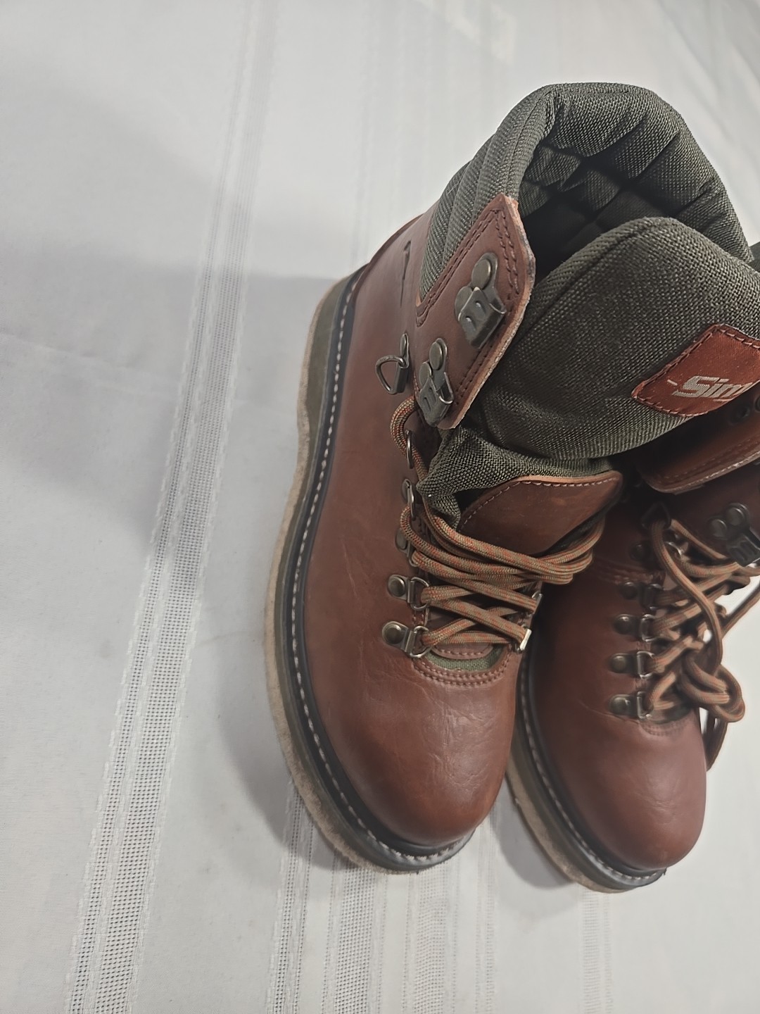 Simms River Wading Boots Felt Sole Leather Size 7 Brown/Green