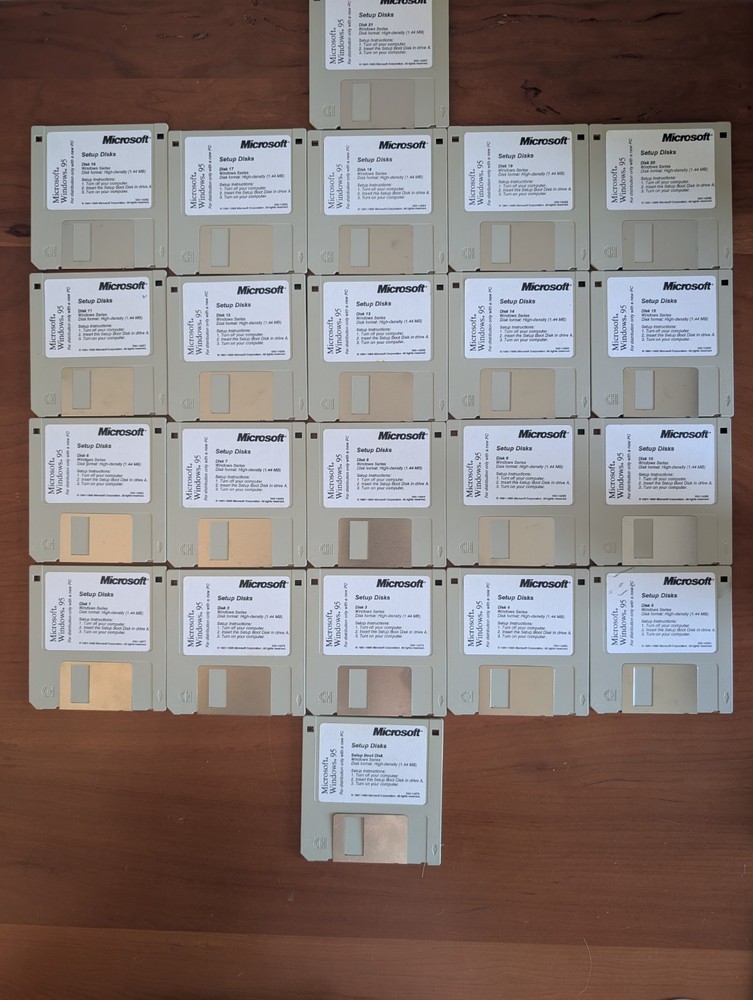 Vintage Microsoft Windows 95 Full 21 Disk Set - 3.5" Floppy Disks Install Setup