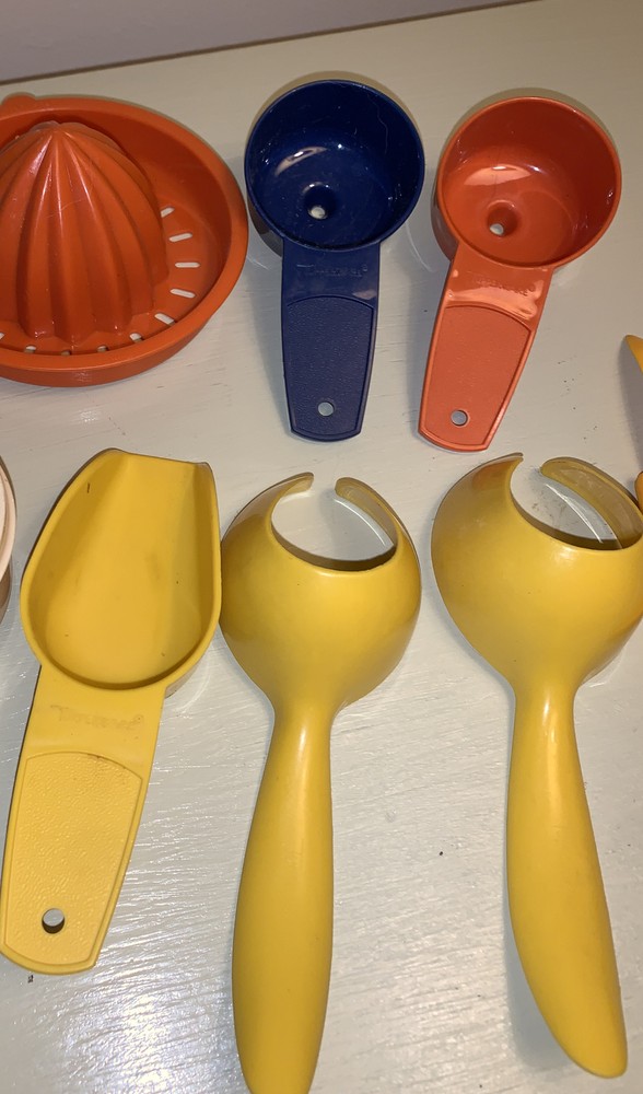 VTG Tupperware Accessories & Kitchen Tools Egg Mate Juicer Scoop Measuring Cups