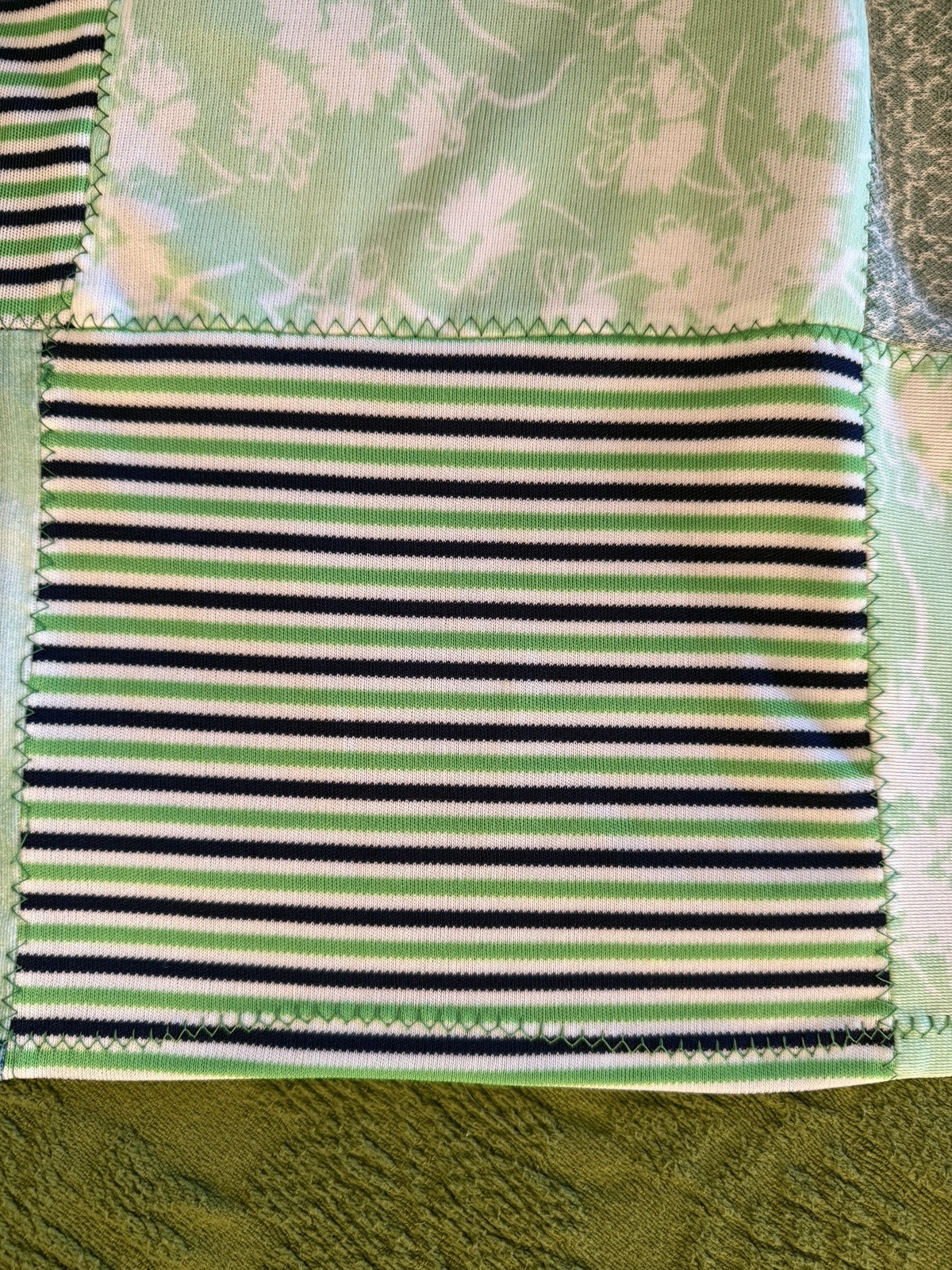 Vintage 70's Patchwork Coverlet Bedspread Quilt Topper