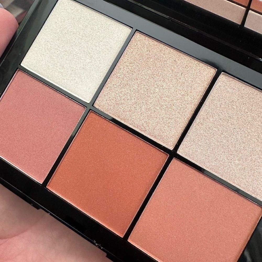 Doucce Posh Powder Palette