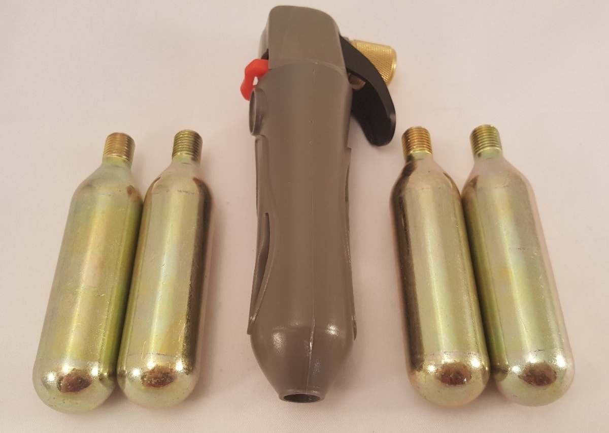 CO2 Power Cleaner Reusable Air Duster PC Kit C02 inflator w/ 4 C02 TFGRY4